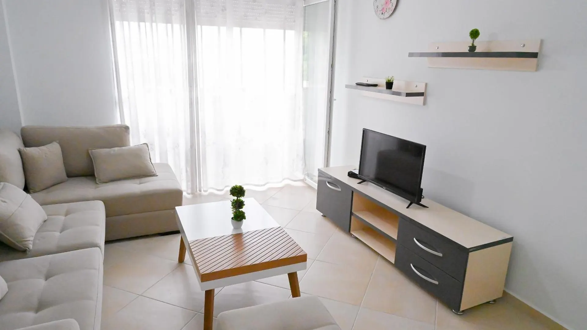 Seaside Apartments - Shëngjin アルバニア