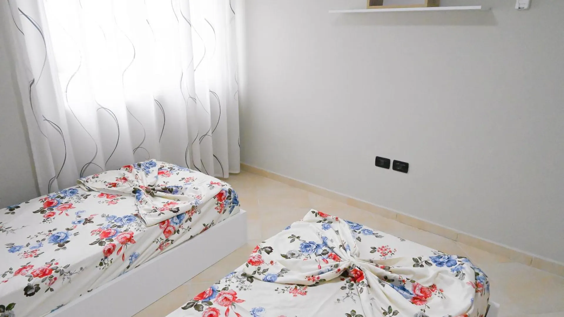 Seaside Apartments - Shëngjin アルバニア