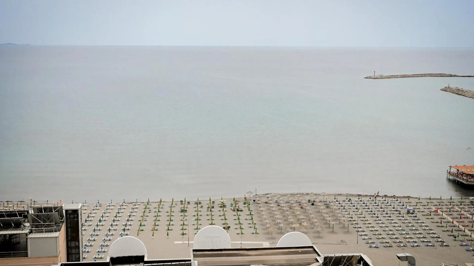 Seaside Apartments - Shëngjin 0*,