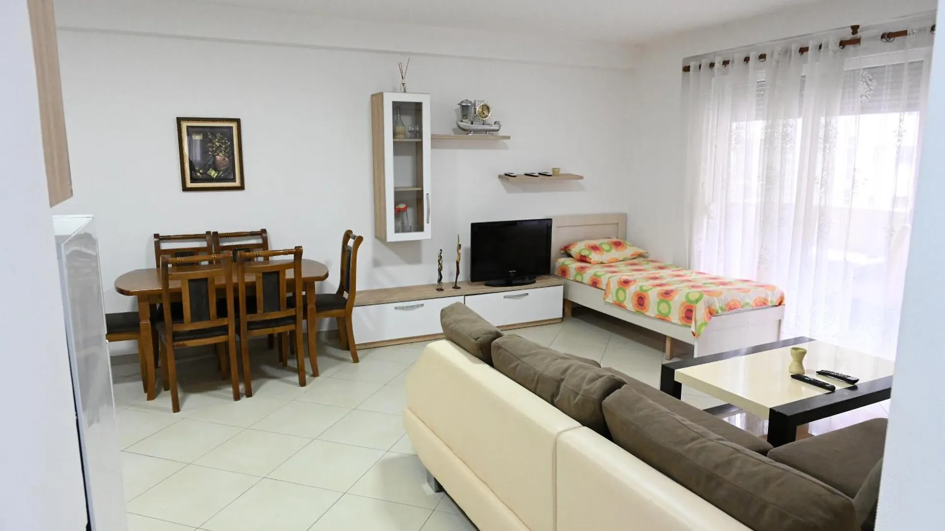 Seaside Apartments - Shëngjin